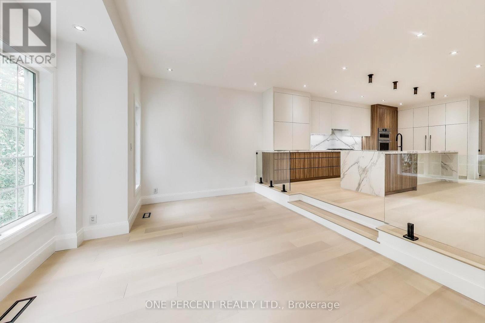 23 Mitchell Avenue, Toronto, Ontario  M6J 1C1 - Photo 5 - C12668020