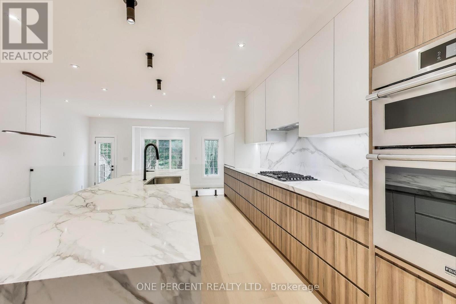 23 Mitchell Avenue, Toronto, Ontario  M6J 1C1 - Photo 9 - C12668020