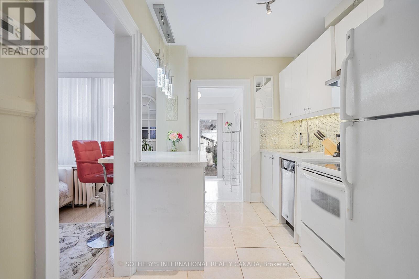 12 Belsize Drive, Toronto, Ontario  M4S 1L4 - Photo 14 - C12668054