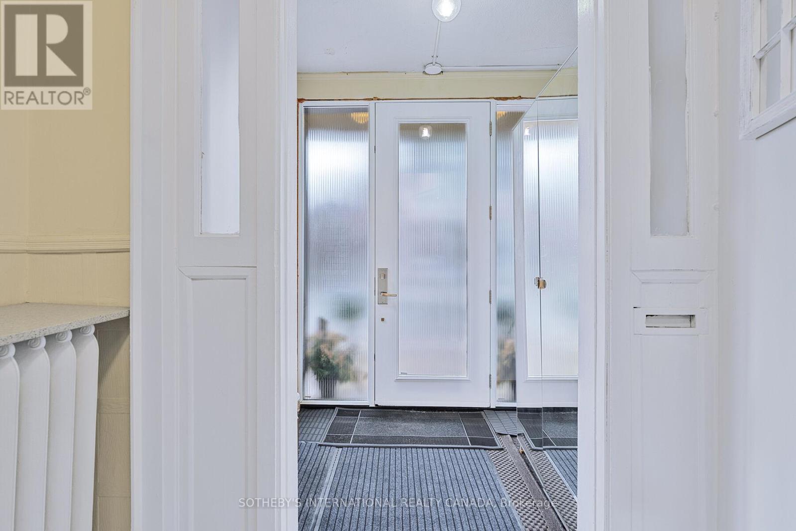 12 Belsize Drive, Toronto, Ontario  M4S 1L4 - Photo 5 - C12668054