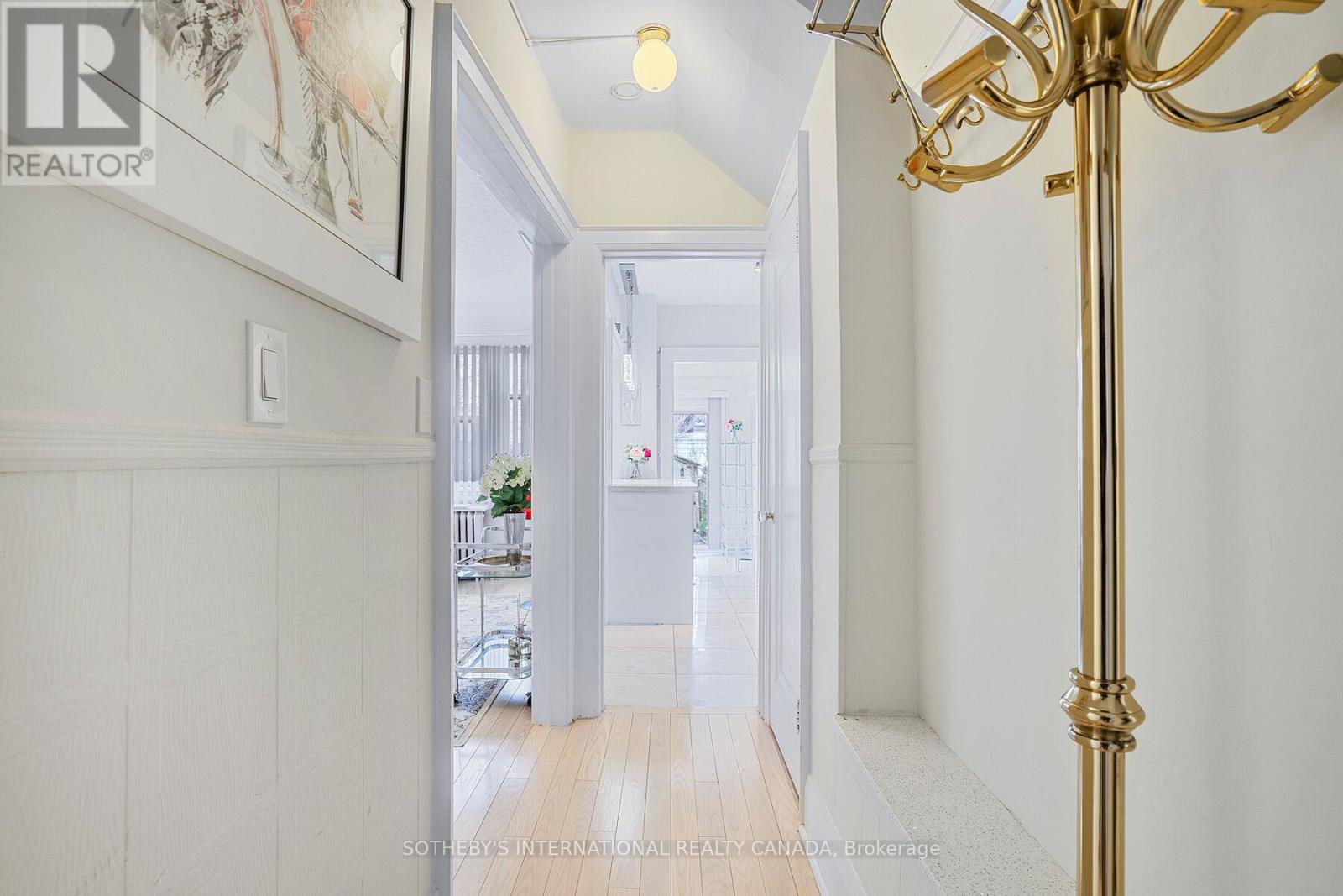 12 Belsize Drive, Toronto, Ontario  M4S 1L4 - Photo 8 - C12668054