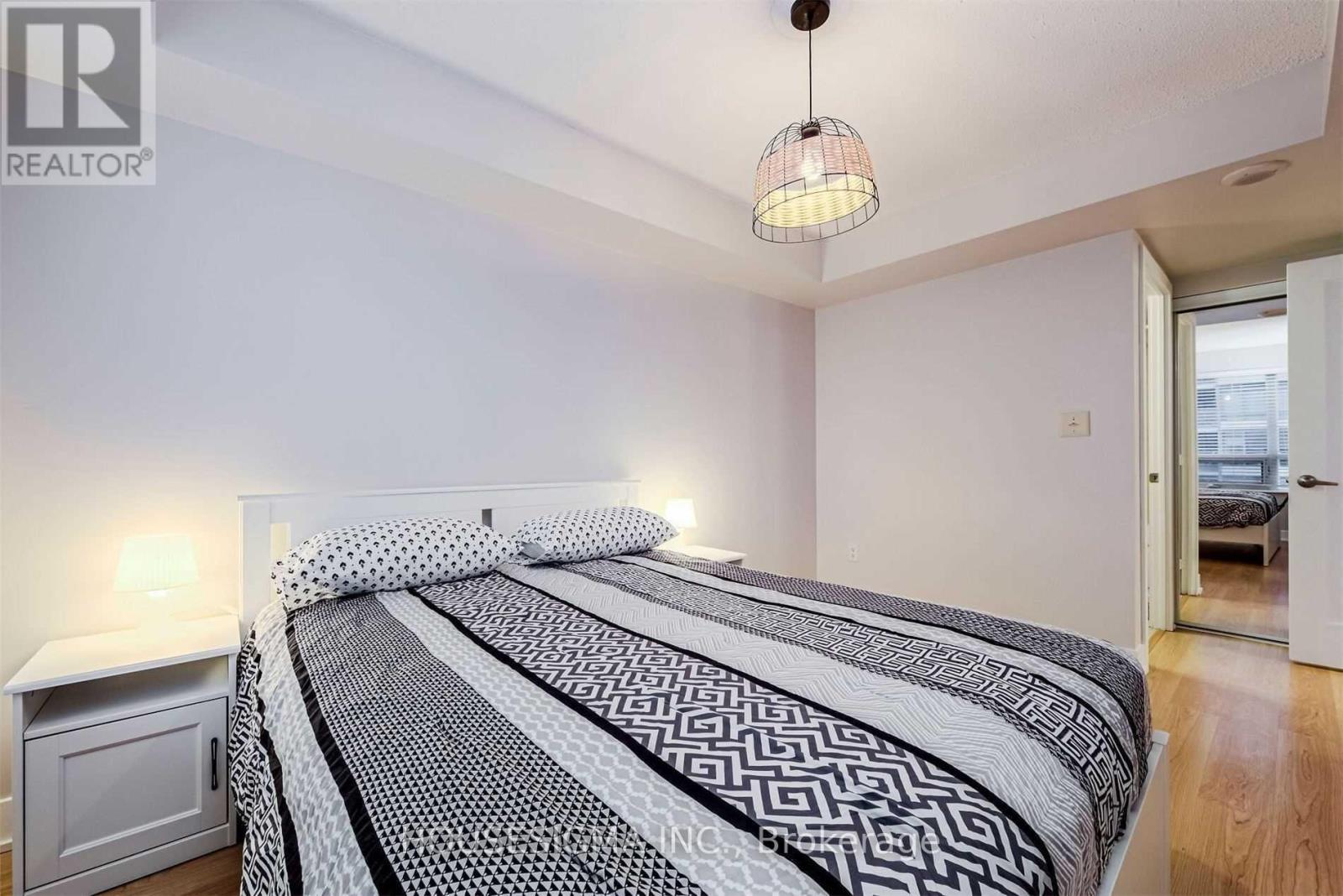 1117 - 20 Blue Jays Way, Toronto, Ontario  M5V 3W6 - Photo 13 - C12668090