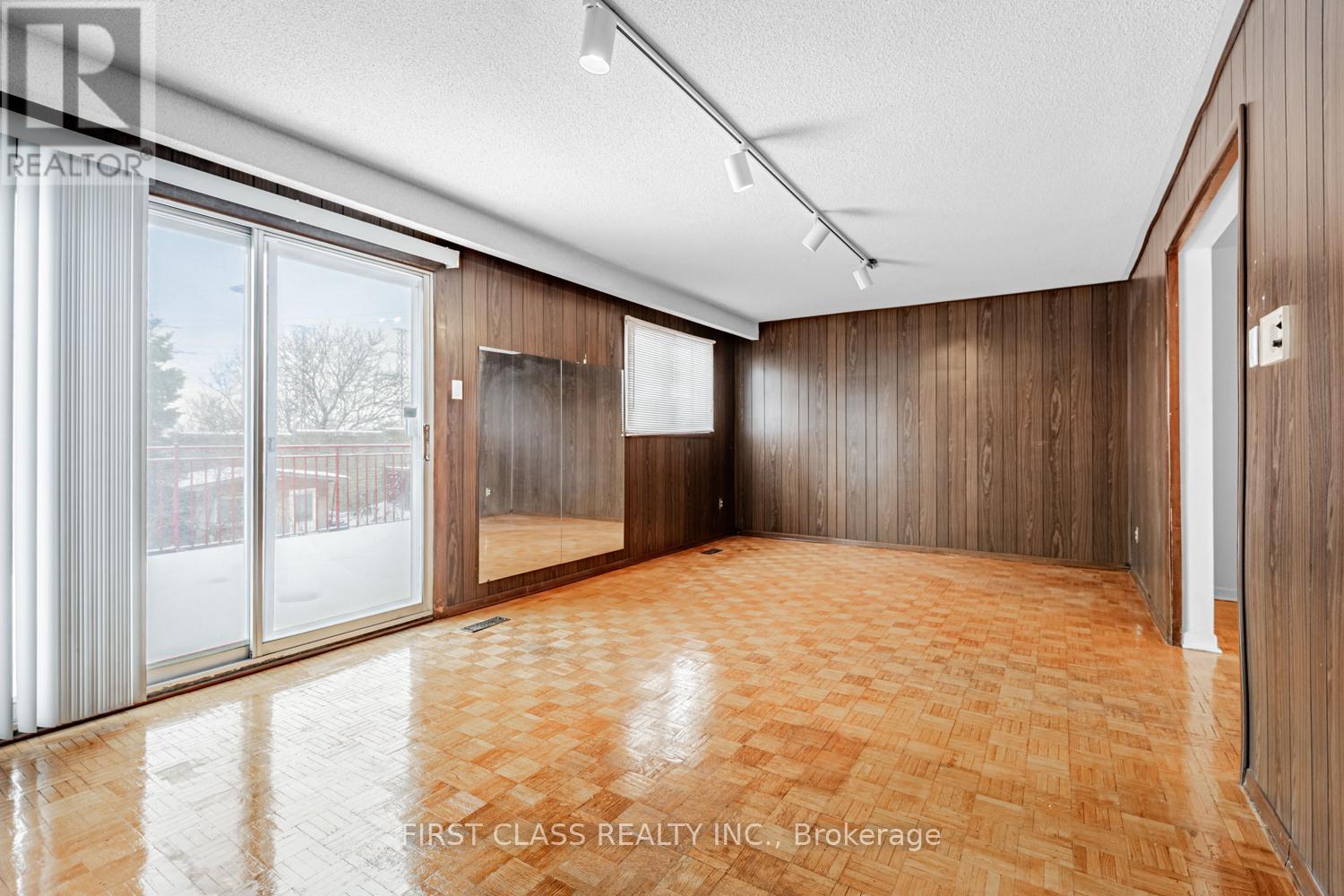 211 Shawnee Circle, Toronto, Ontario  M2H 2Y3 - Photo 18 - C12668120