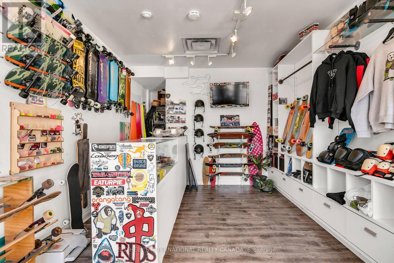 Main Floor - 202 Augusta Avenue, Toronto, Ontario  M5T 2L6 - Photo 5 - C12668216