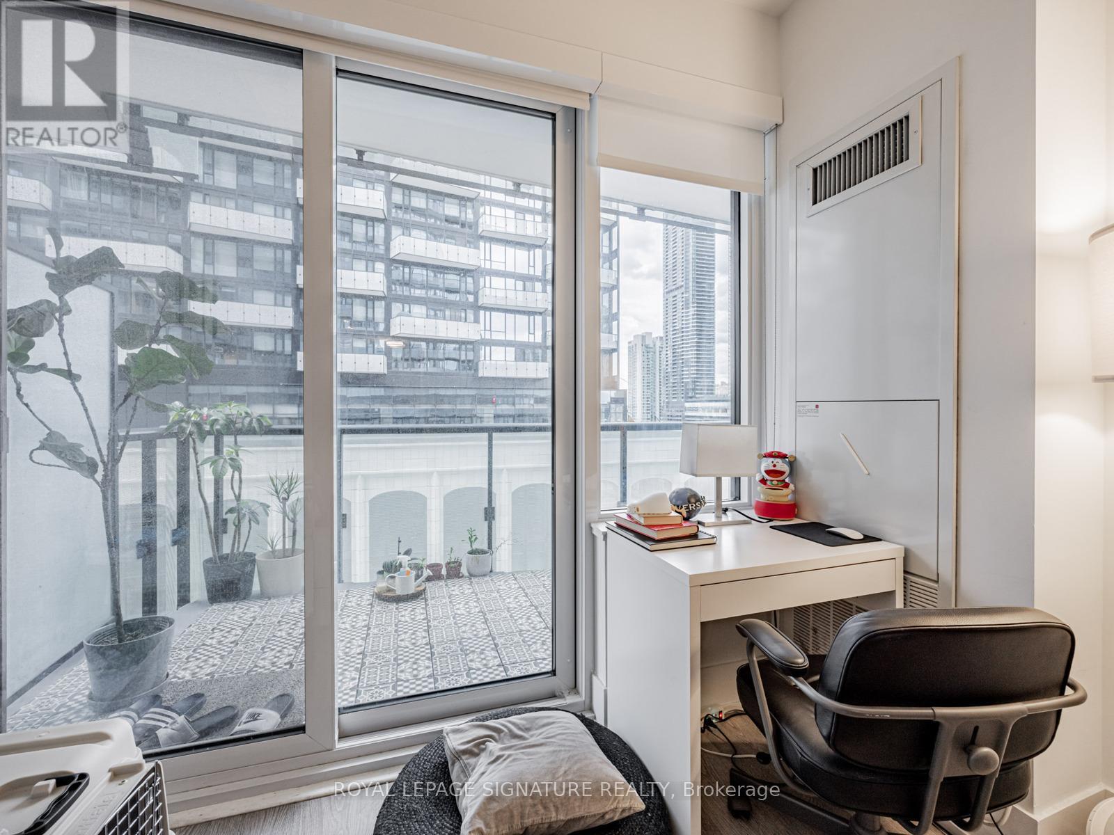 811 - 480 Front Street W, Toronto, Ontario  M5V 0V5 - Photo 3 - C12668234