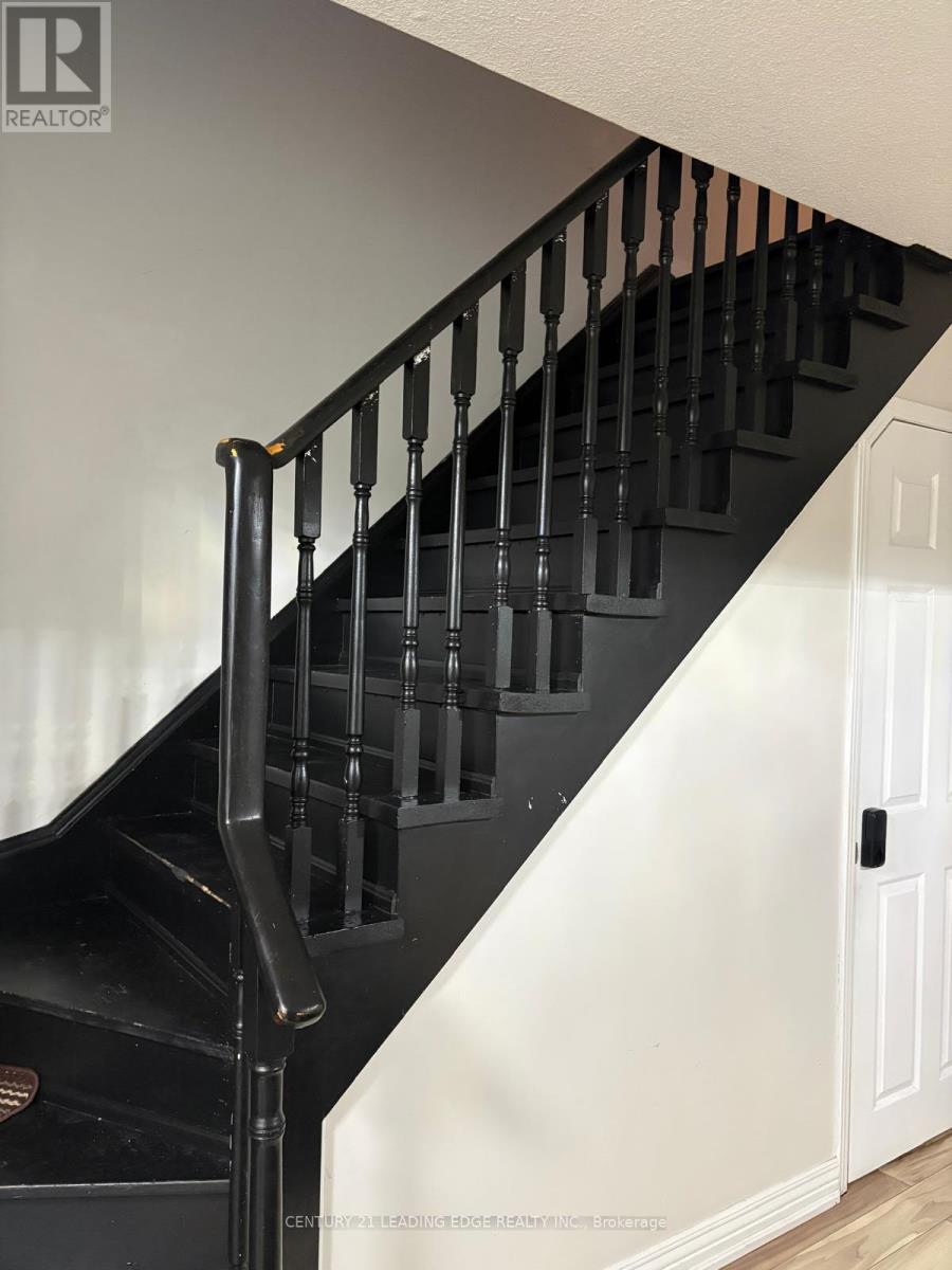 23 Winterberry Drive, Whitby, Ontario  L1R 1Z2 - Photo 8 - E12667880