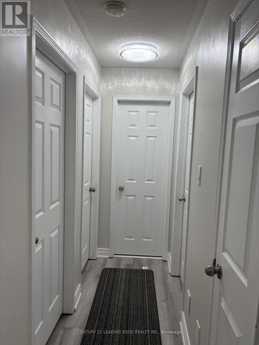 23 Winterberry Drive, Whitby, Ontario  L1R 1Z2 - Photo 9 - E12667880