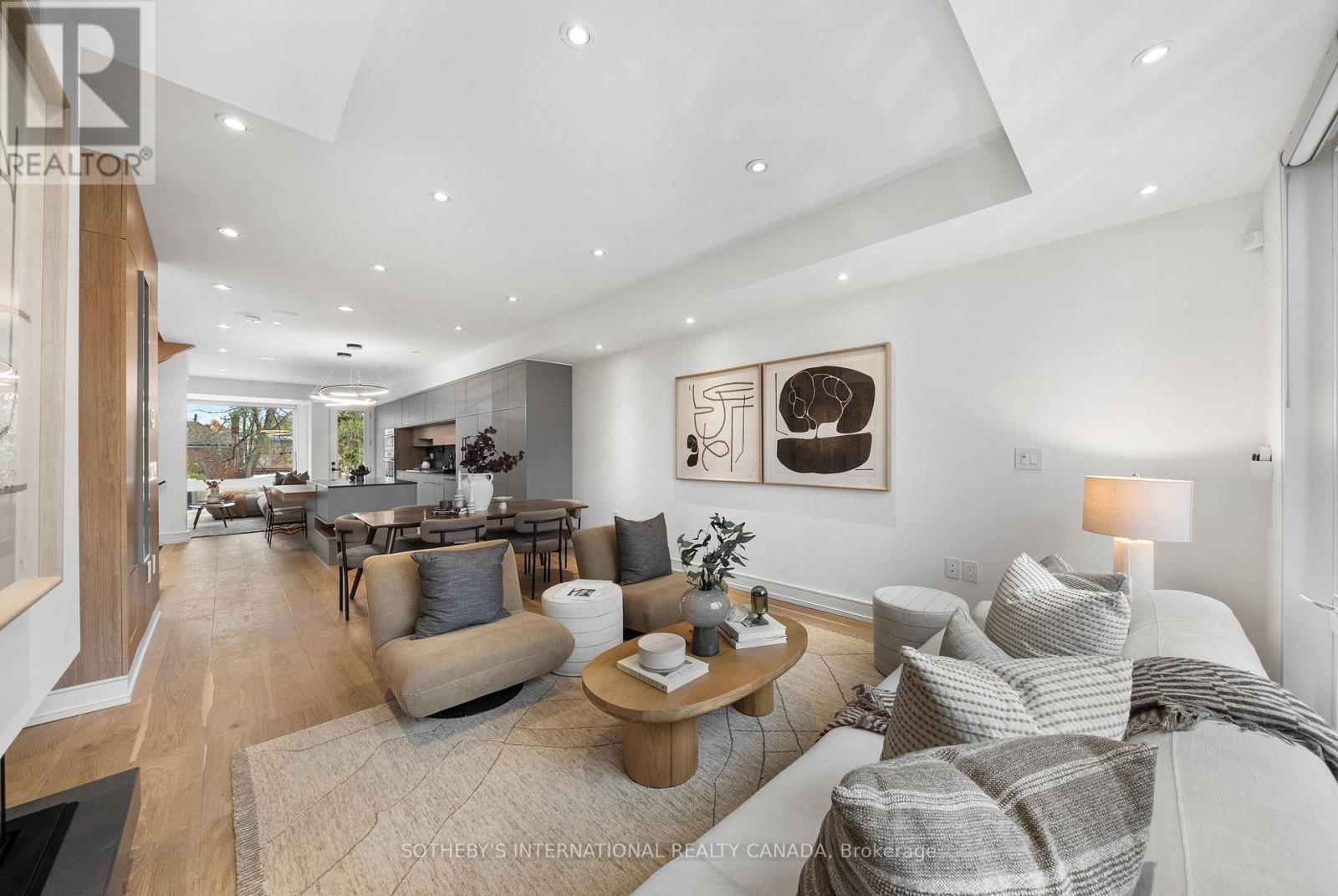 83 Virginia Avenue, Toronto, Ontario  M4C 2S8 - Photo 6 - E12668036