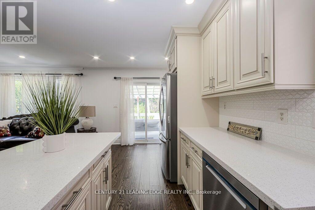 33 Markwood Crescent, Whitby, Ontario  L1R 2S3 - Photo 14 - E12668262