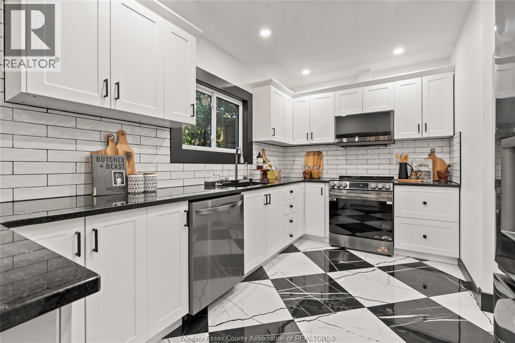 2163 Victoria, Windsor, Ontario  N8X 1P8 - Photo 17 - 26000312