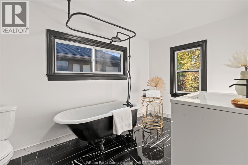 2163 Victoria, Windsor, Ontario  N8X 1P8 - Photo 25 - 26000312