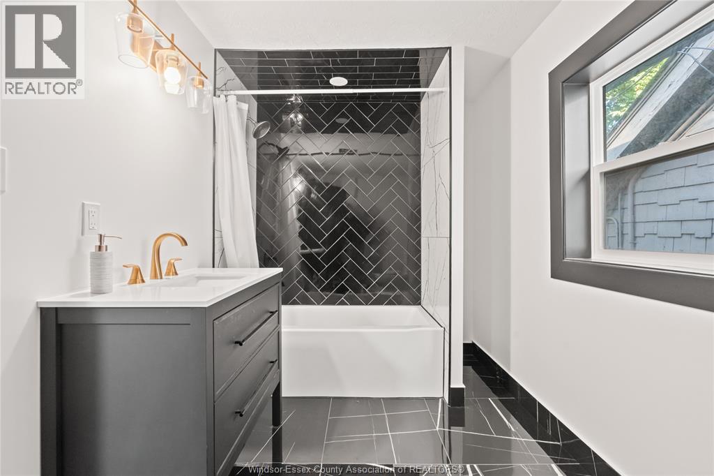 2163 Victoria, Windsor, Ontario  N8X 1P8 - Photo 29 - 26000312