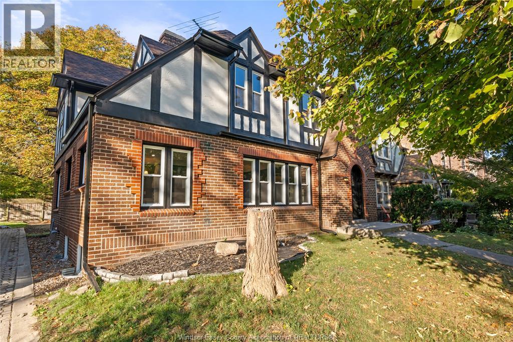 2163 Victoria, Windsor, Ontario  N8X 1P8 - Photo 3 - 26000312