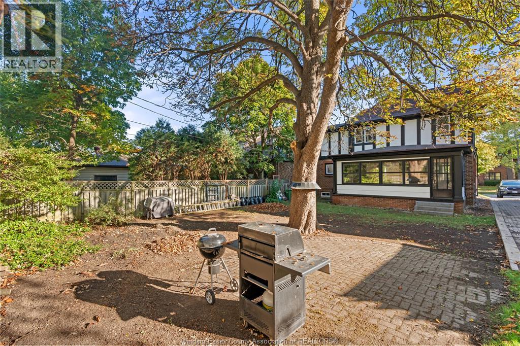 2163 Victoria, Windsor, Ontario  N8X 1P8 - Photo 39 - 26000312