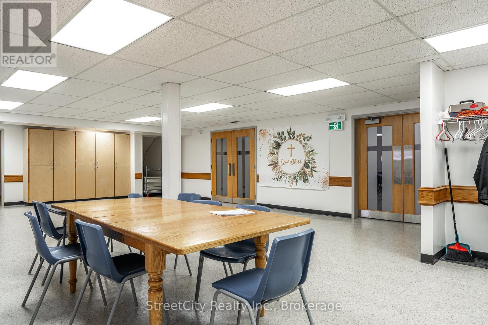 133 Home Street, Stratford, Ontario  N5A 2A2 - Photo 17 - X12668198