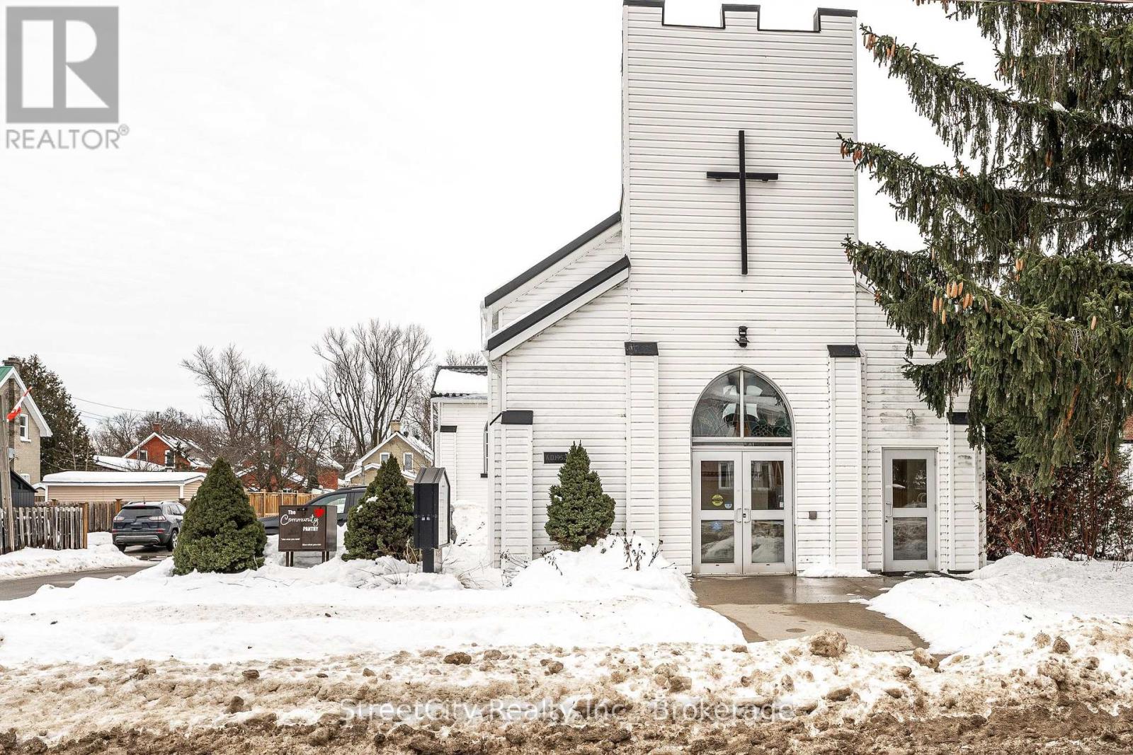 133 Home Street, Stratford, Ontario  N5A 2A2 - Photo 2 - X12668198