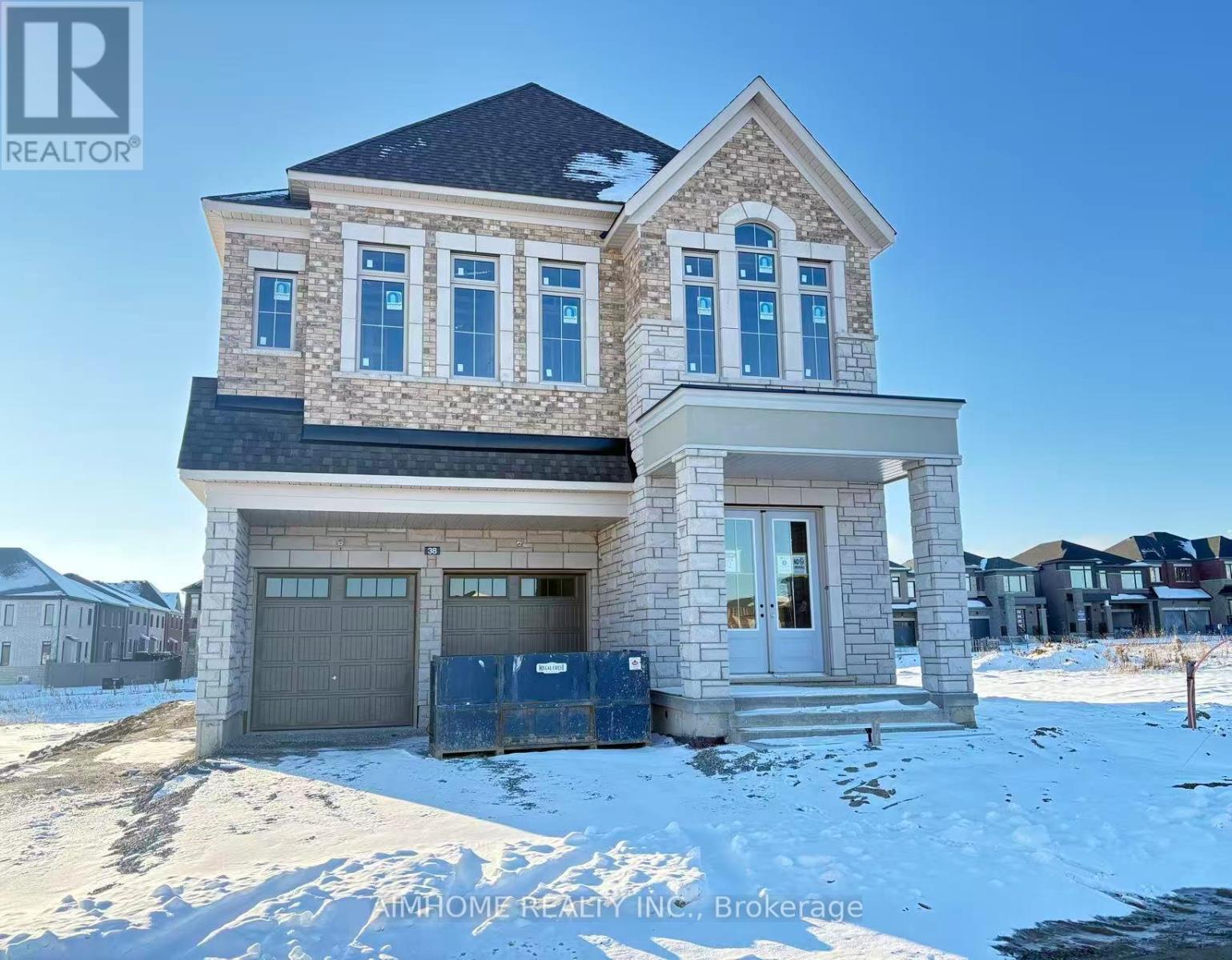 38 Garrison Drive, Richmond Hill, Ontario  L4E 1M6 - Photo 2 - N12667958