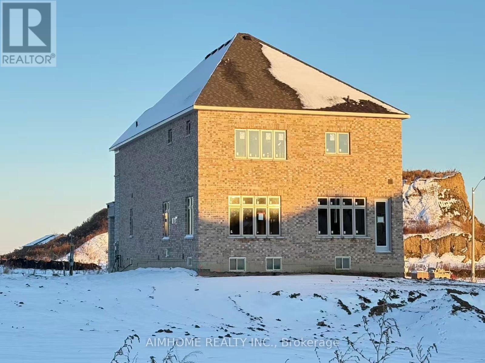 38 Garrison Drive, Richmond Hill, Ontario  L4E 1M6 - Photo 5 - N12667958