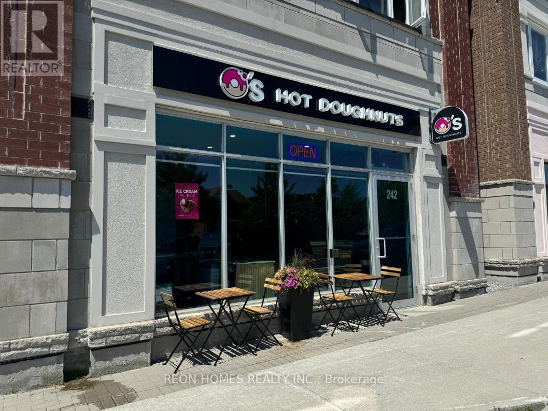 242 Copper Creek Drive, Markham, Ontario  L6B 1N6 - Photo 2 - N12667966