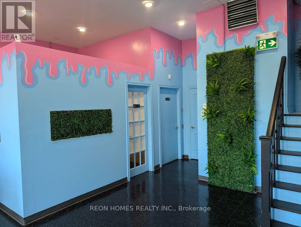 242 Copper Creek Drive, Markham, Ontario  L6B 1N6 - Photo 8 - N12667966