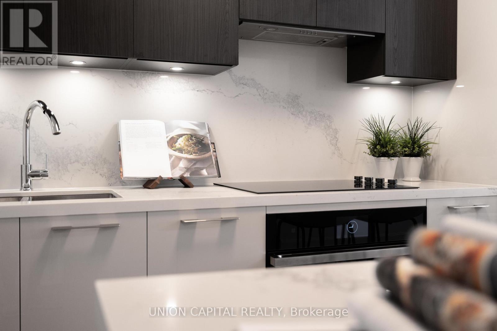 701 - 8 Water Walk Drive, Markham, Ontario  L3R 6L4 - Photo 23 - N12668082