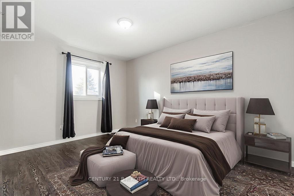 6 Duckworth Street, Essa, Ontario  L0M 1B0 - Photo 17 - N12668086