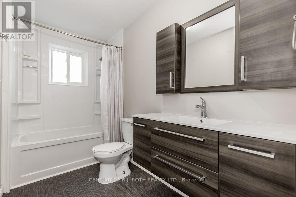 6 Duckworth Street, Essa, Ontario  L0M 1B0 - Photo 20 - N12668086