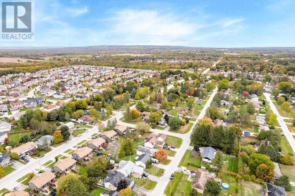 6 Duckworth Street, Essa, Ontario  L0M 1B0 - Photo 37 - N12668086