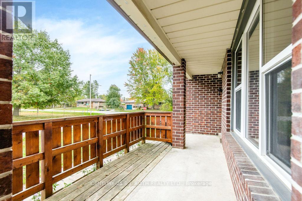 6 Duckworth Street, Essa, Ontario  L0M 1B0 - Photo 4 - N12668086