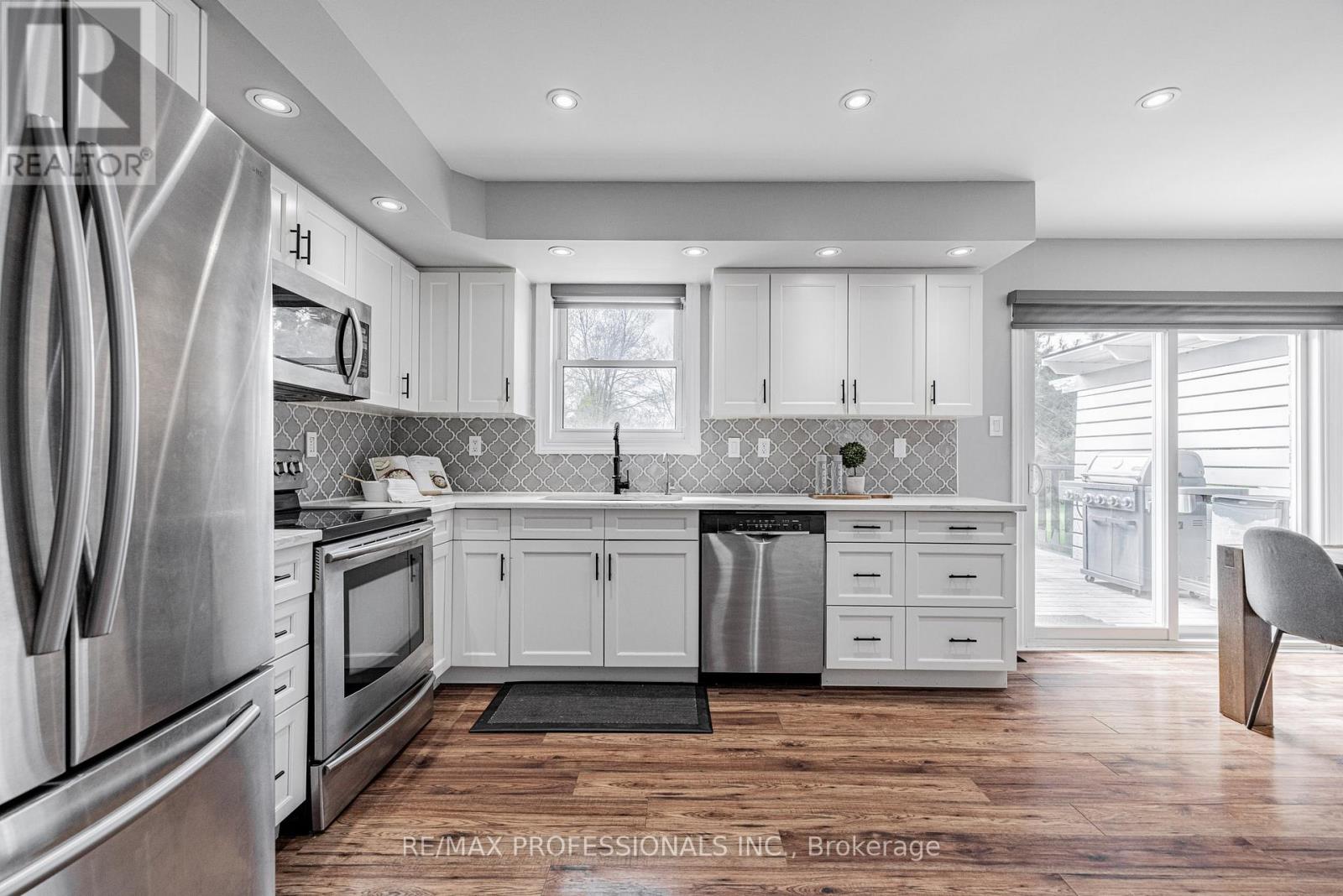 16 Wales Avenue N, Adjala-Tosorontio, Ontario  L0M 1J0 - Photo 11 - N12668208