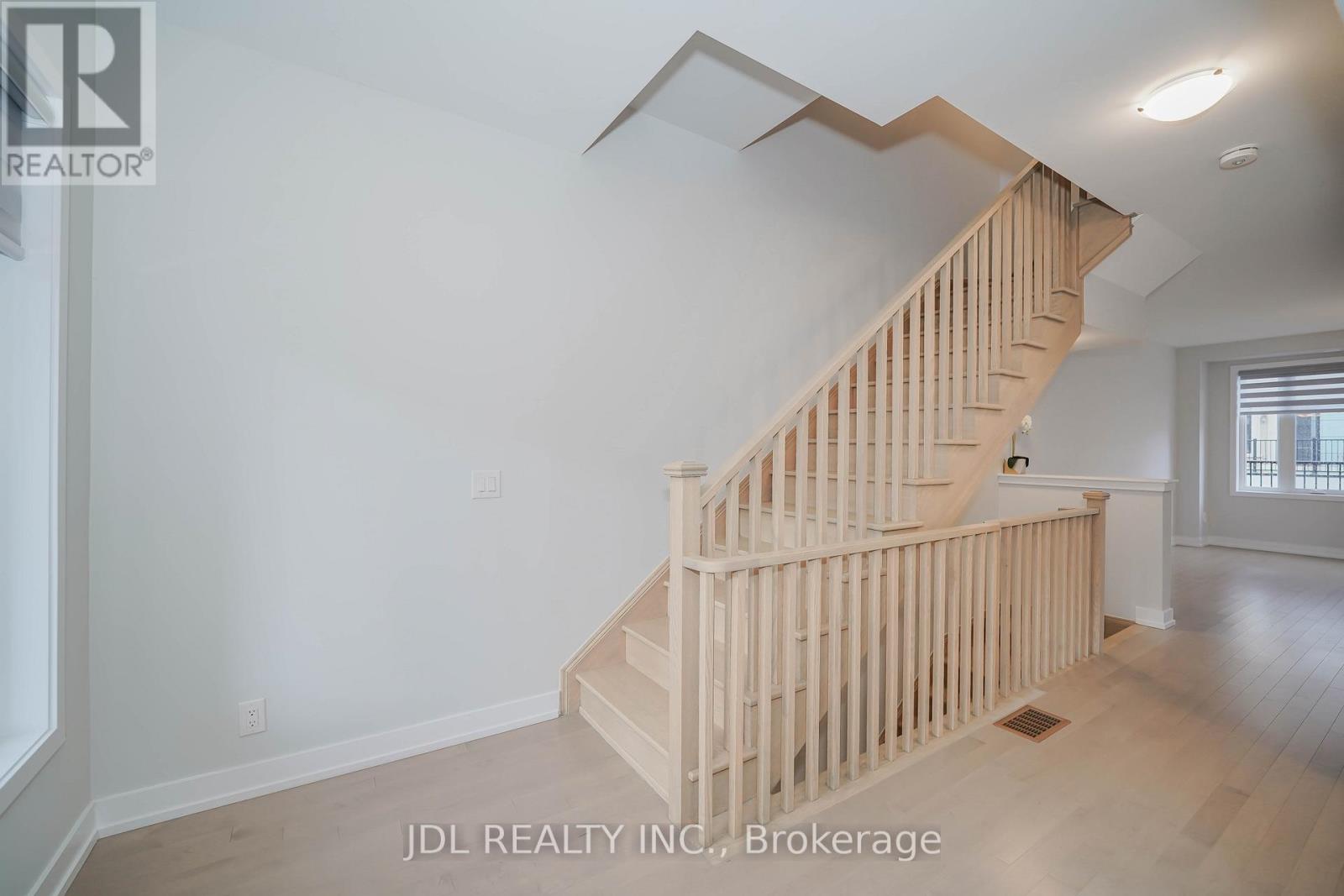 32 Guardhouse Crescent, Markham, Ontario  L6C 3J8 - Photo 17 - N12668274
