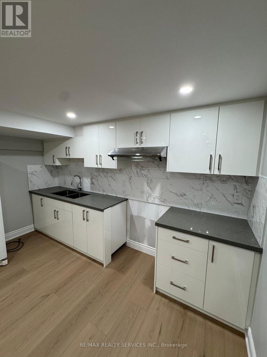 41 Maclaren Avenue, Barrie, Ontario  L4N 3Y1 - Photo 17 - S12667932