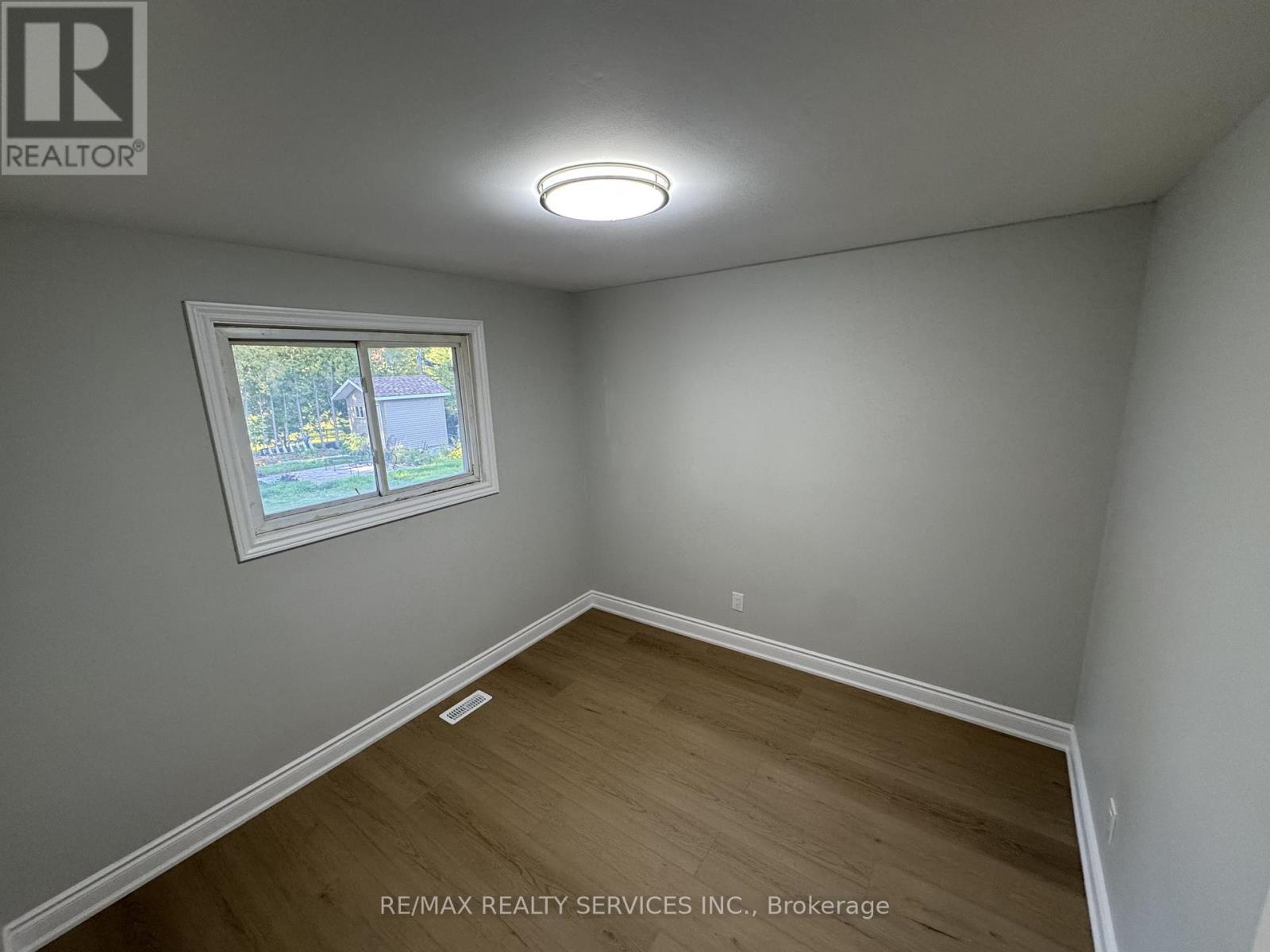 41 Maclaren Avenue, Barrie, Ontario  L4N 3Y1 - Photo 5 - S12667932