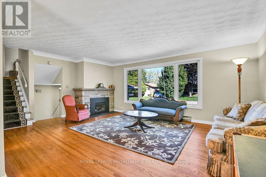 42 Davison Avenue, Brockville, Ontario  K6V 3C2 - Photo 16 - X12461519