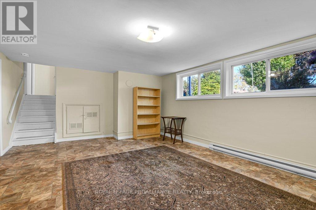 42 Davison Avenue, Brockville, Ontario  K6V 3C2 - Photo 30 - X12461519