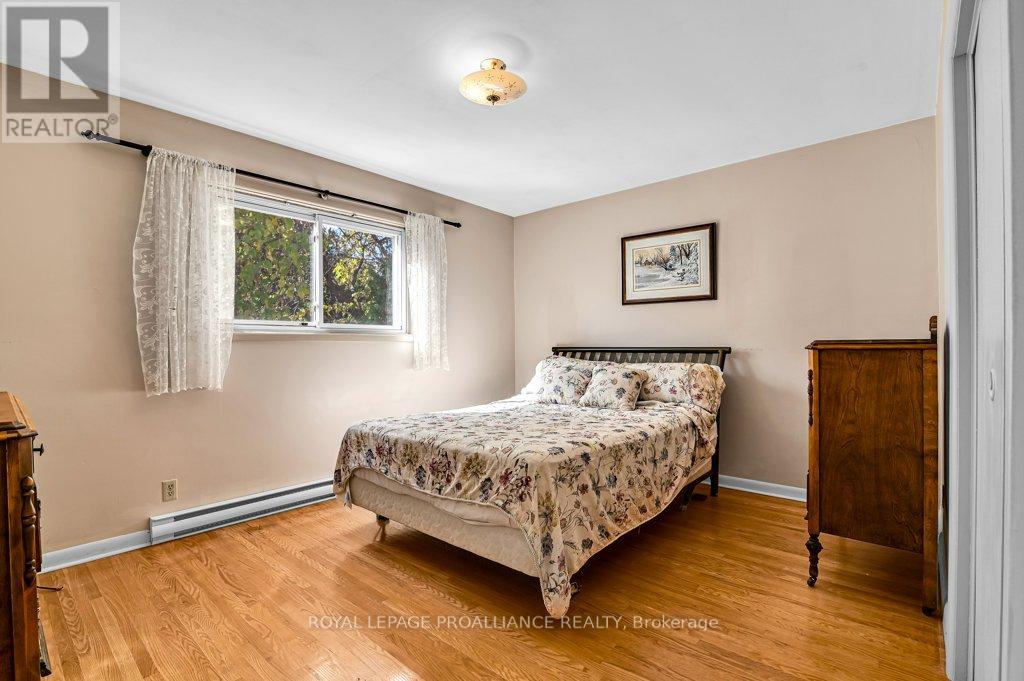 42 Davison Avenue, Brockville, Ontario  K6V 3C2 - Photo 23 - X12461519