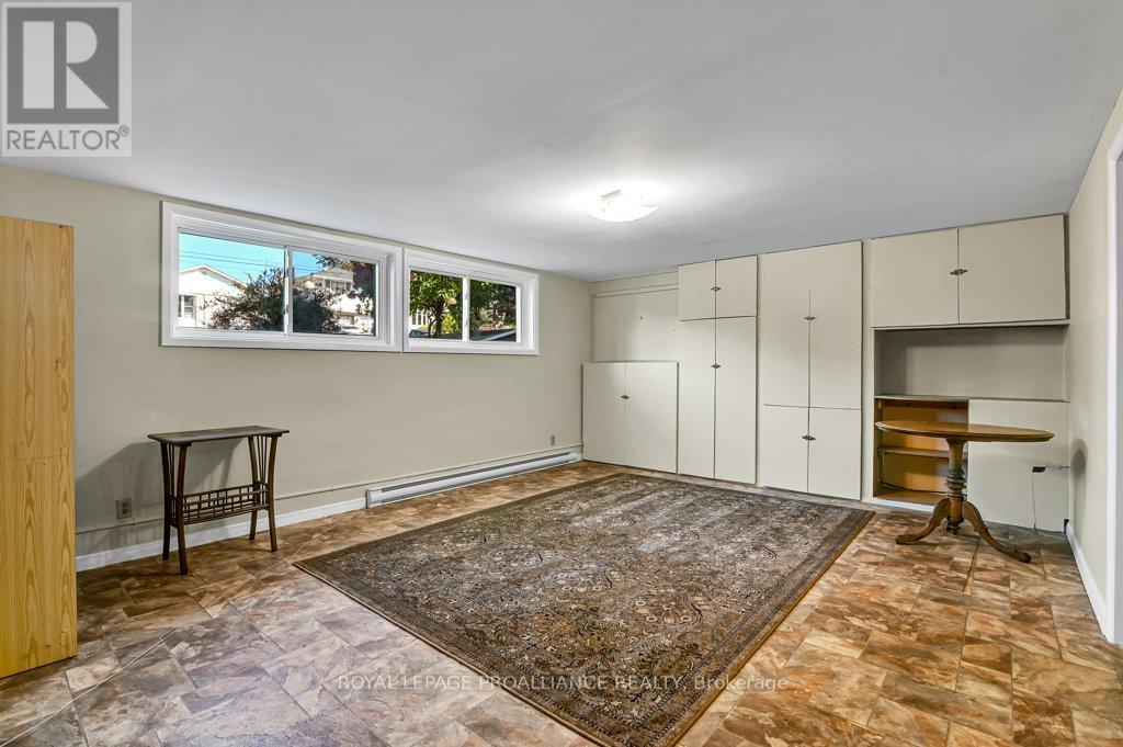 42 Davison Avenue, Brockville, Ontario  K6V 3C2 - Photo 29 - X12461519