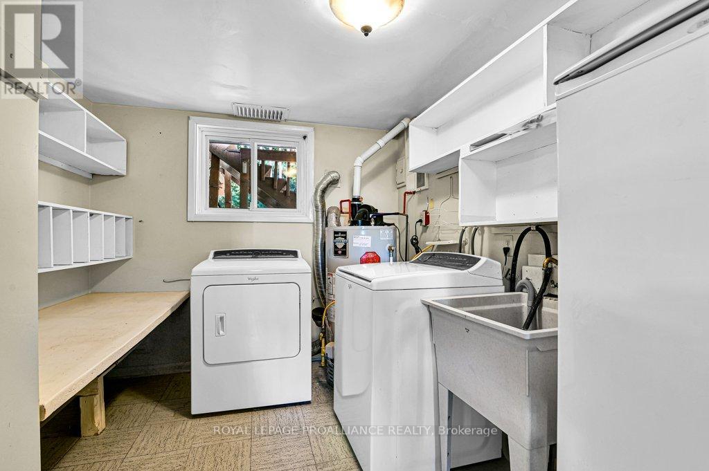 42 Davison Avenue, Brockville, Ontario  K6V 3C2 - Photo 32 - X12461519