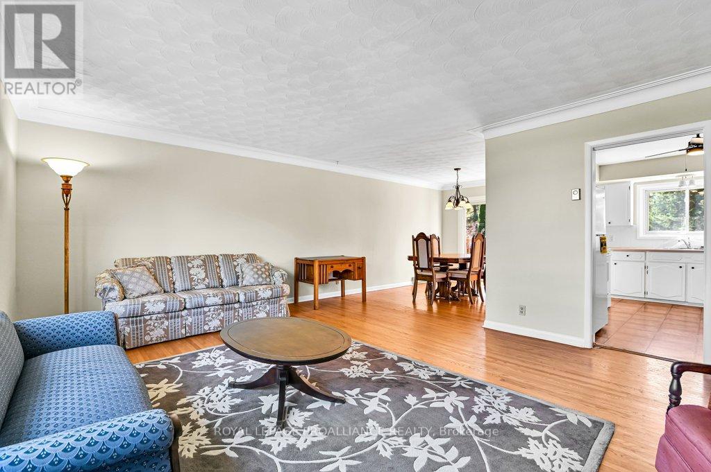 42 Davison Avenue, Brockville, Ontario  K6V 3C2 - Photo 15 - X12461519