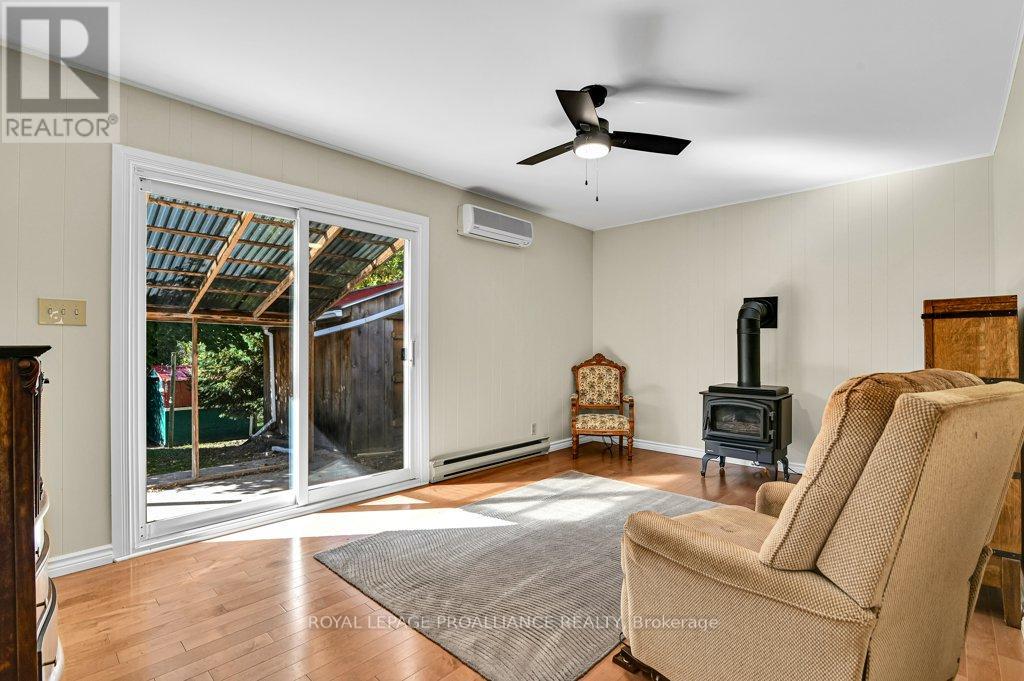 42 Davison Avenue, Brockville, Ontario  K6V 3C2 - Photo 6 - X12461519