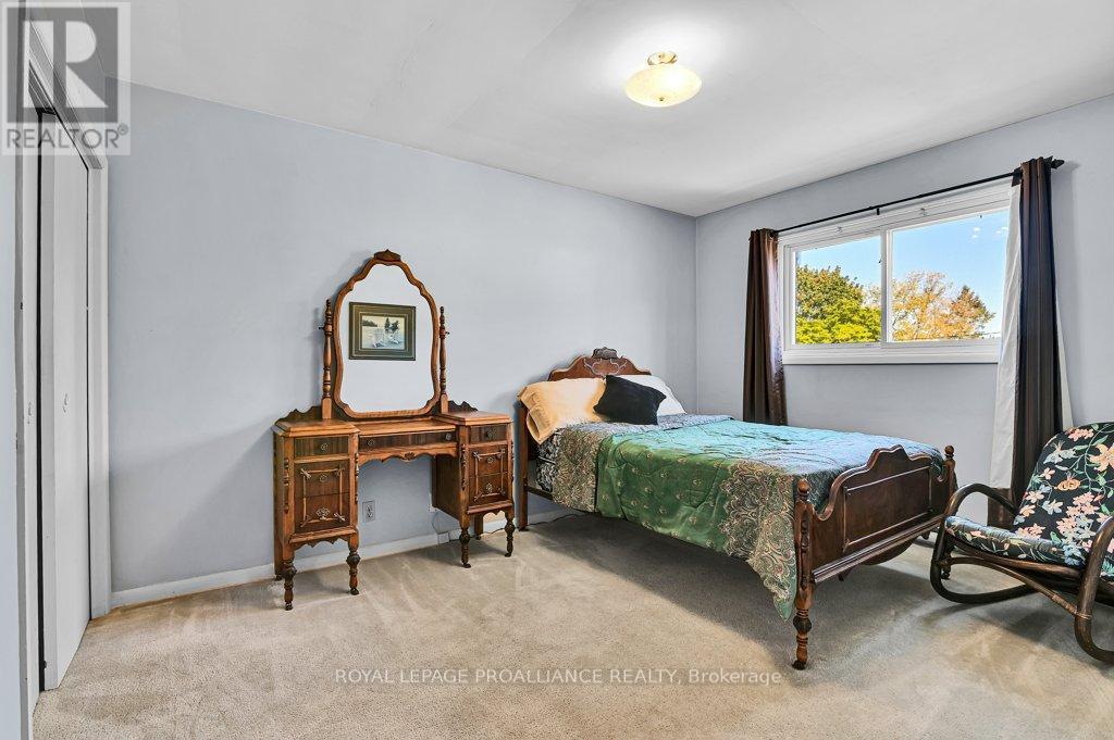 42 Davison Avenue, Brockville, Ontario  K6V 3C2 - Photo 24 - X12461519