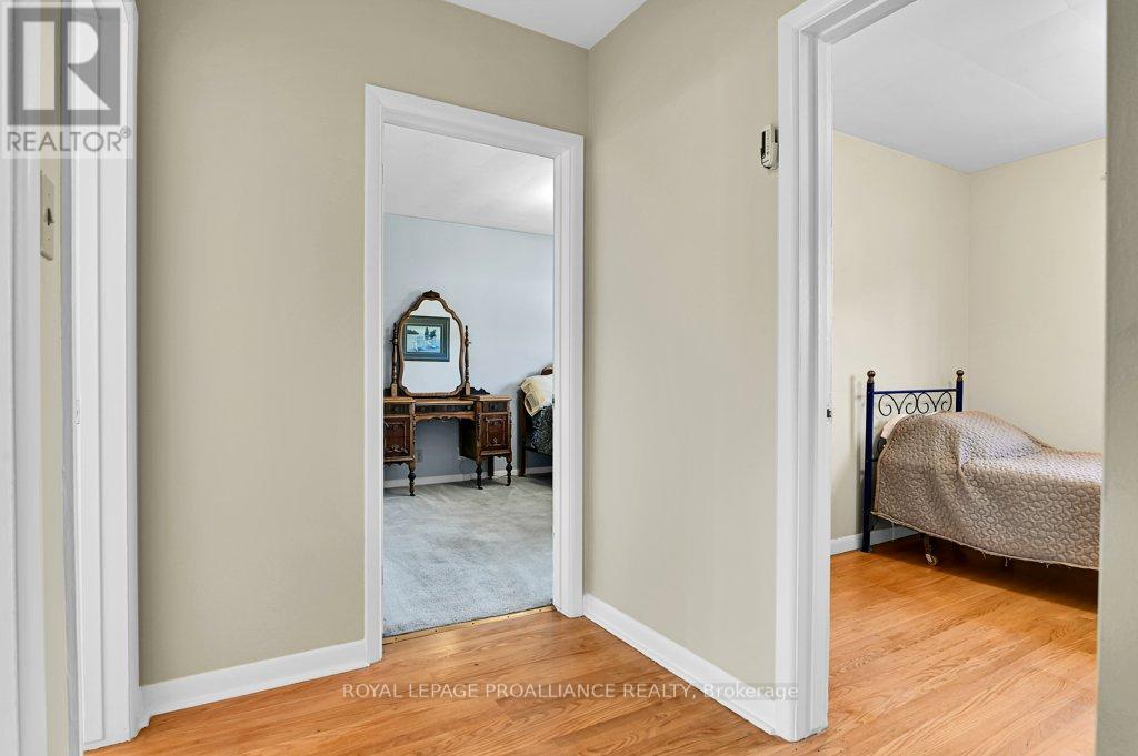 42 Davison Avenue, Brockville, Ontario  K6V 3C2 - Photo 20 - X12461519