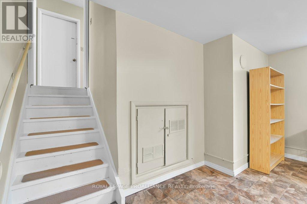 42 Davison Avenue, Brockville, Ontario  K6V 3C2 - Photo 28 - X12461519