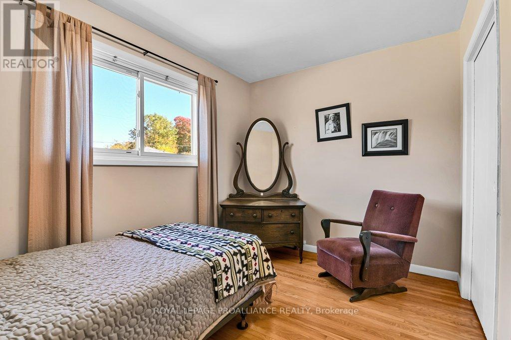 42 Davison Avenue, Brockville, Ontario  K6V 3C2 - Photo 26 - X12461519