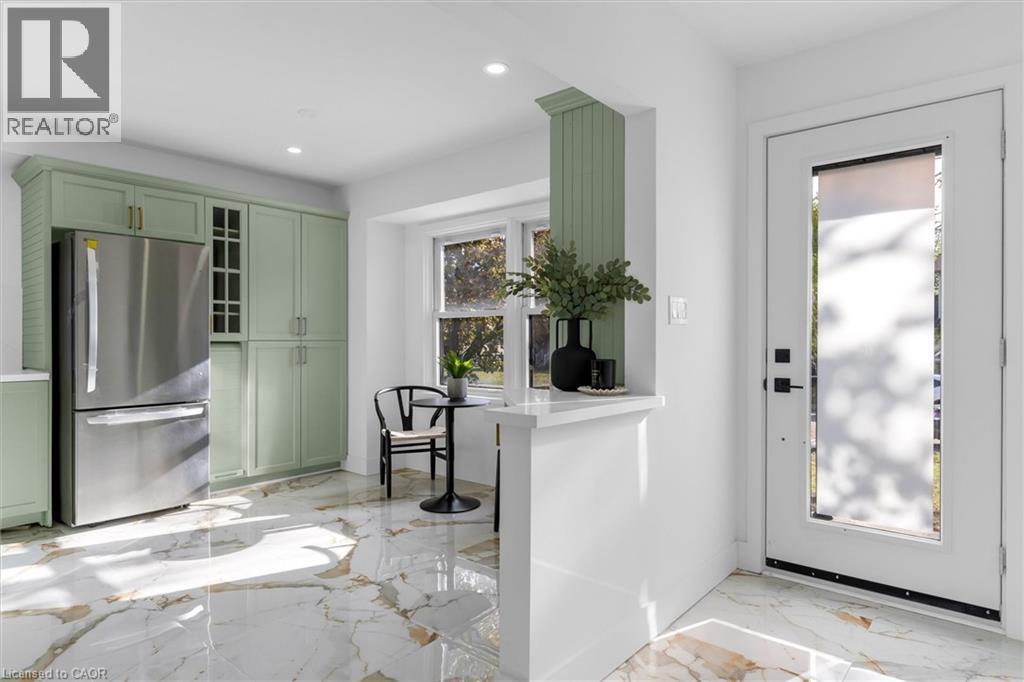 39 Grandfield Street, Hamilton, Ontario  L8T 2H1 - Photo 11 - 40796375