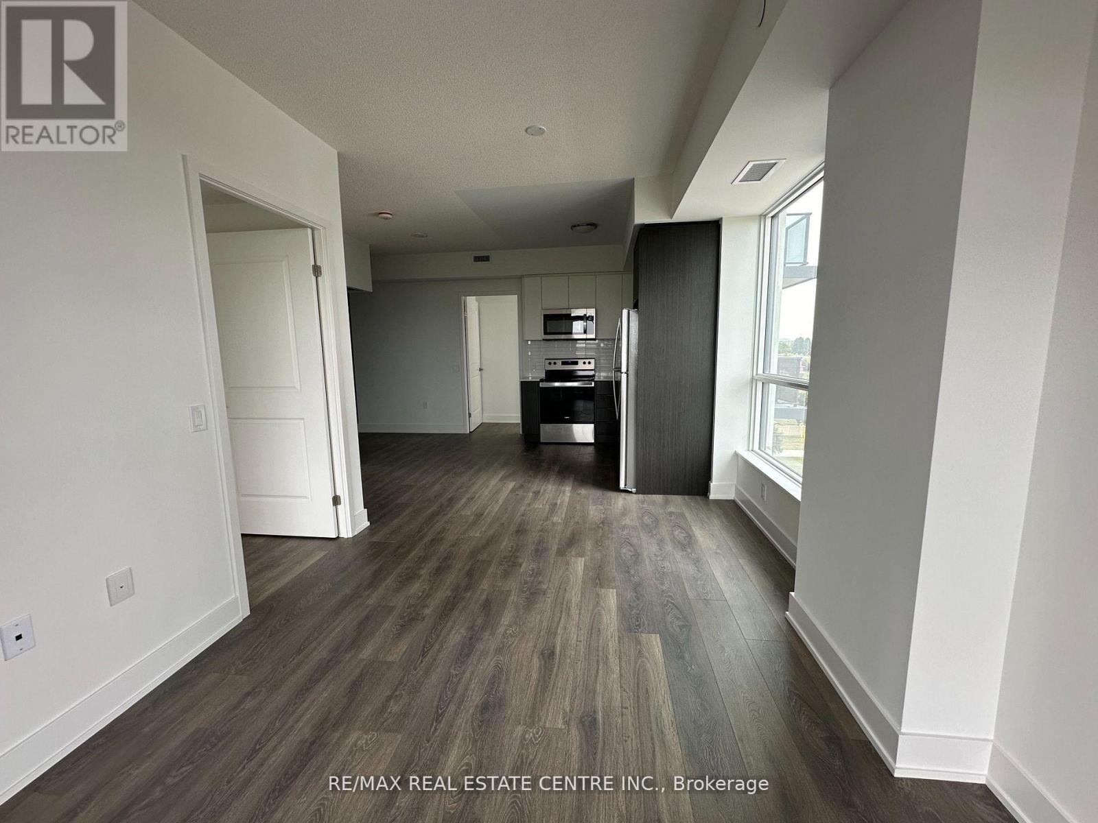 609 W - 202 Burnhamthorpe Road E, Mississauga, Ontario  L5A 4L4 - Photo 8 - W12651934