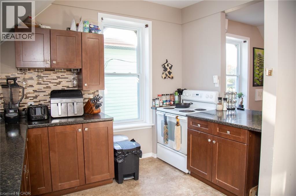 2016 Park Street, Port Dover, Ontario  N0A 1N0 - Photo 39 - 40784501