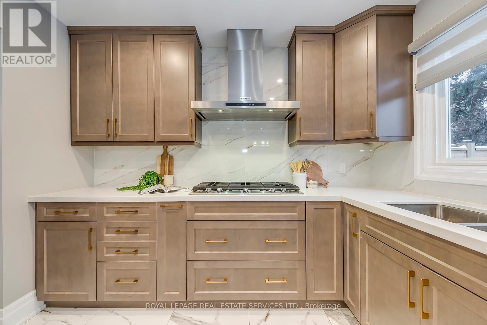 295 Canital Court, Mississauga, Ontario  L4Z 3B7 - Photo 14 - W12666366