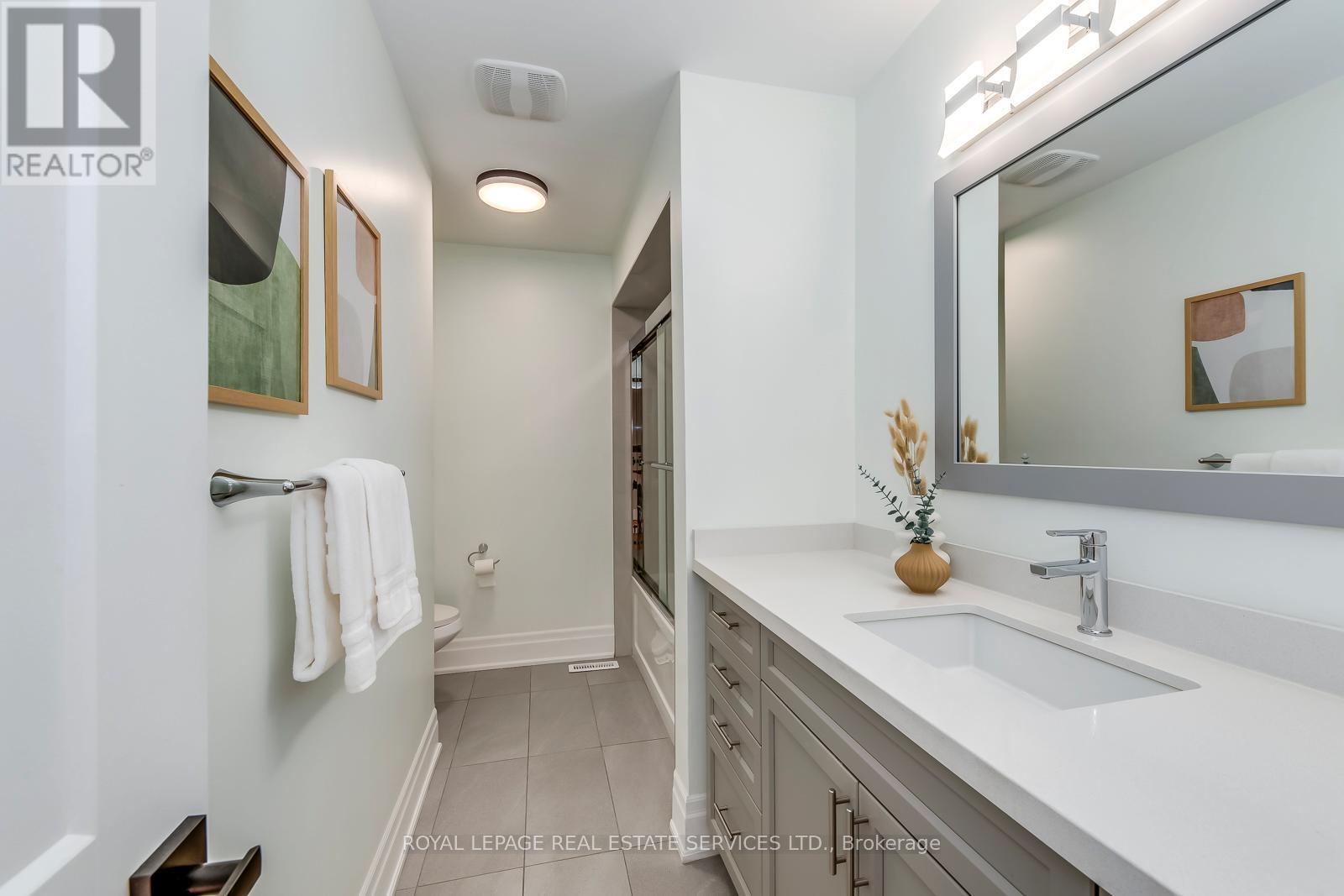 295 Canital Court, Mississauga, Ontario  L4Z 3B7 - Photo 32 - W12666366