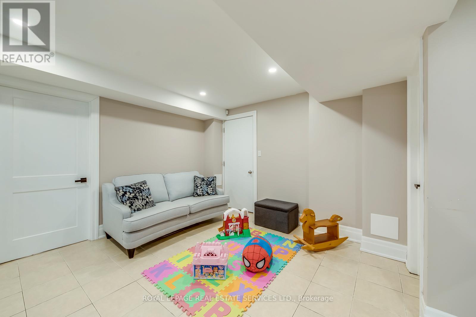 295 Canital Court, Mississauga, Ontario  L4Z 3B7 - Photo 33 - W12666366